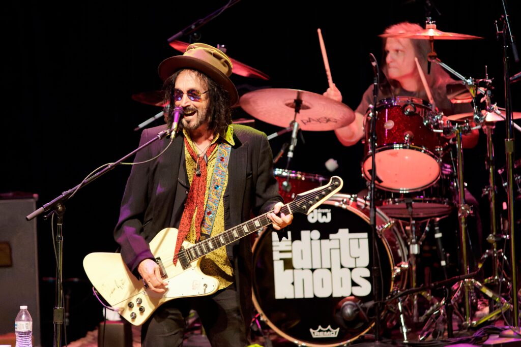 Mike Campbell & The Dirty Knobs live in concert
